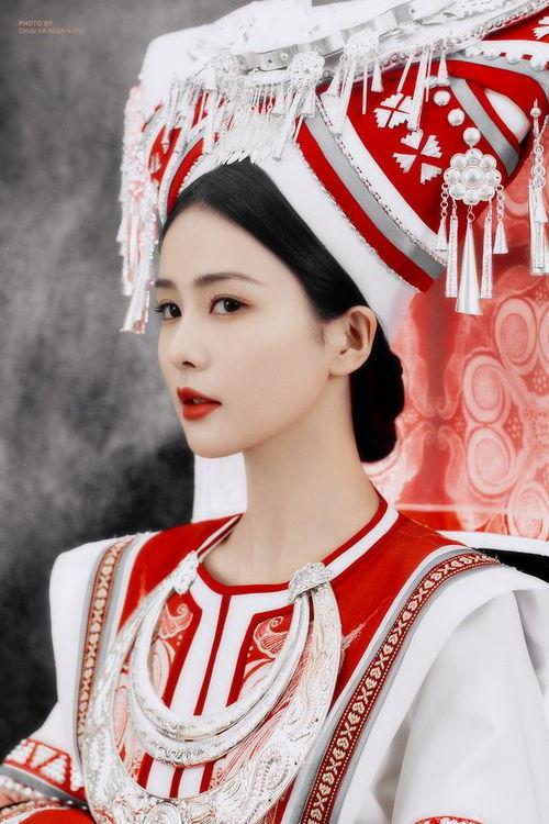 白鹿服装爆料最新视频,揭秘时尚潮流新趋势 第2张 白鹿服装爆料最新视频,揭秘时尚潮流新趋势 第2张